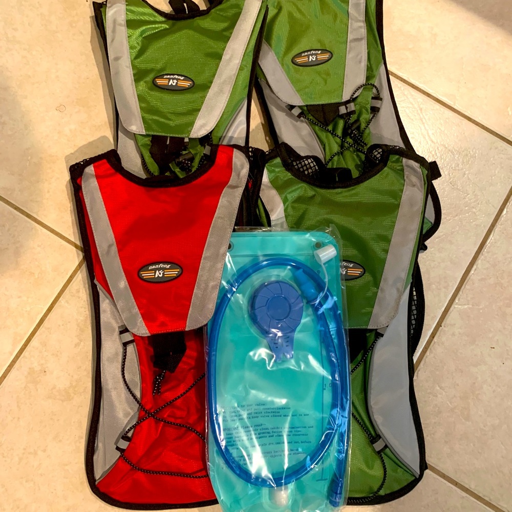 Nanfeng 2 liter hydration backpack